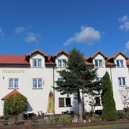 Restauracja Hotel Kassandra เชสเนีย ภายนอก รูปภาพ