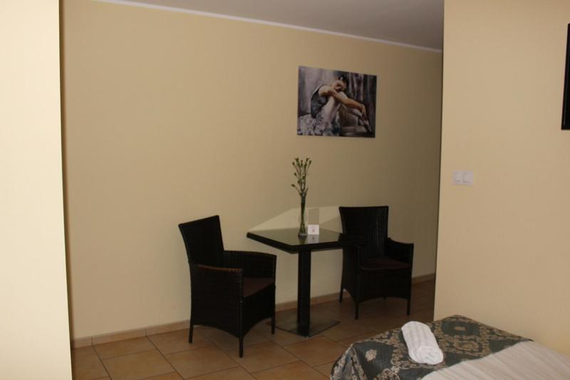 Restauracja Hotel Kassandra เชสเนีย ภายนอก รูปภาพ