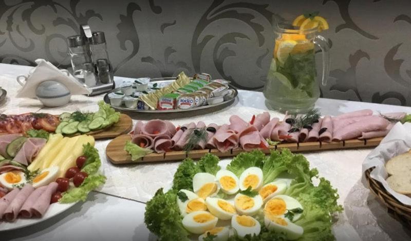 Restauracja Hotel Kassandra เชสเนีย ภายนอก รูปภาพ