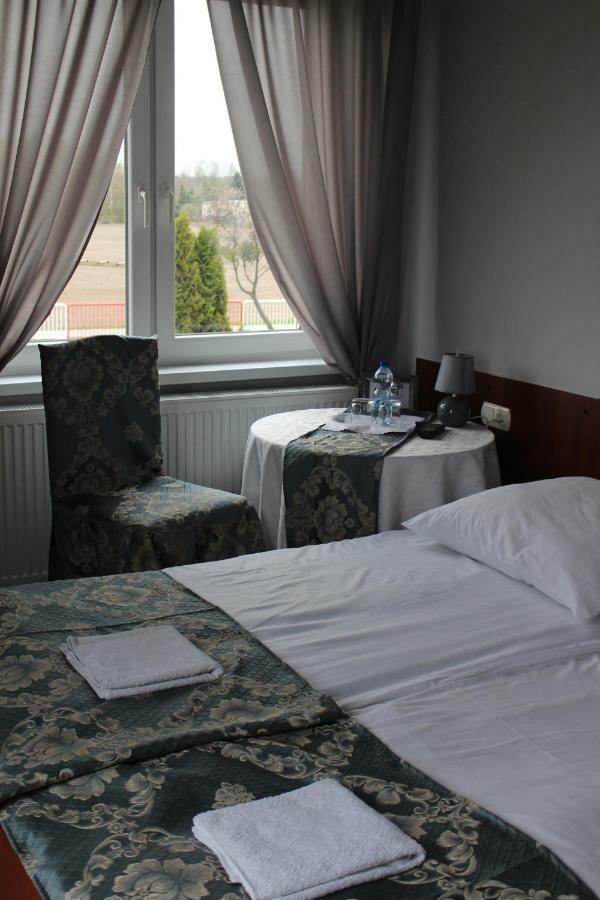Restauracja Hotel Kassandra เชสเนีย ภายนอก รูปภาพ