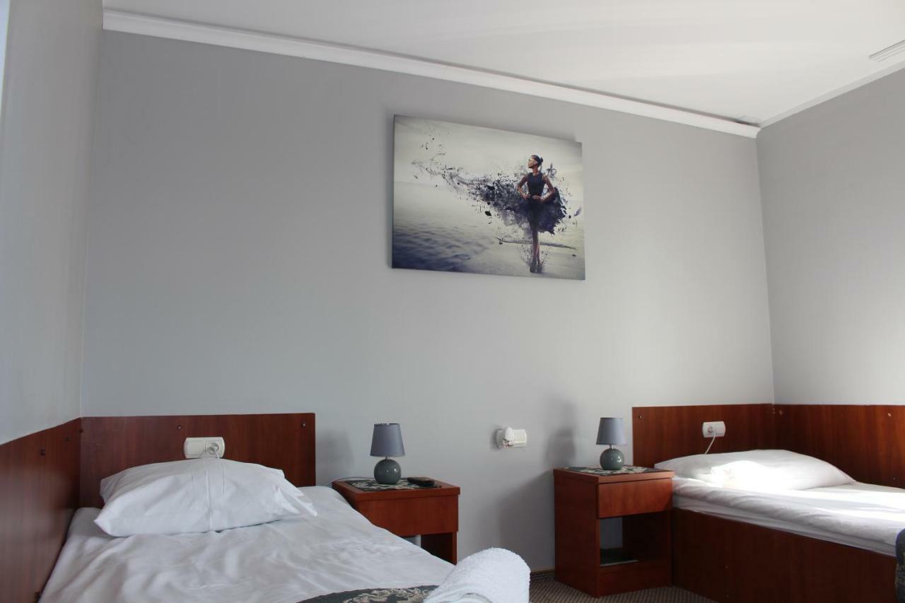 Restauracja Hotel Kassandra เชสเนีย ภายนอก รูปภาพ