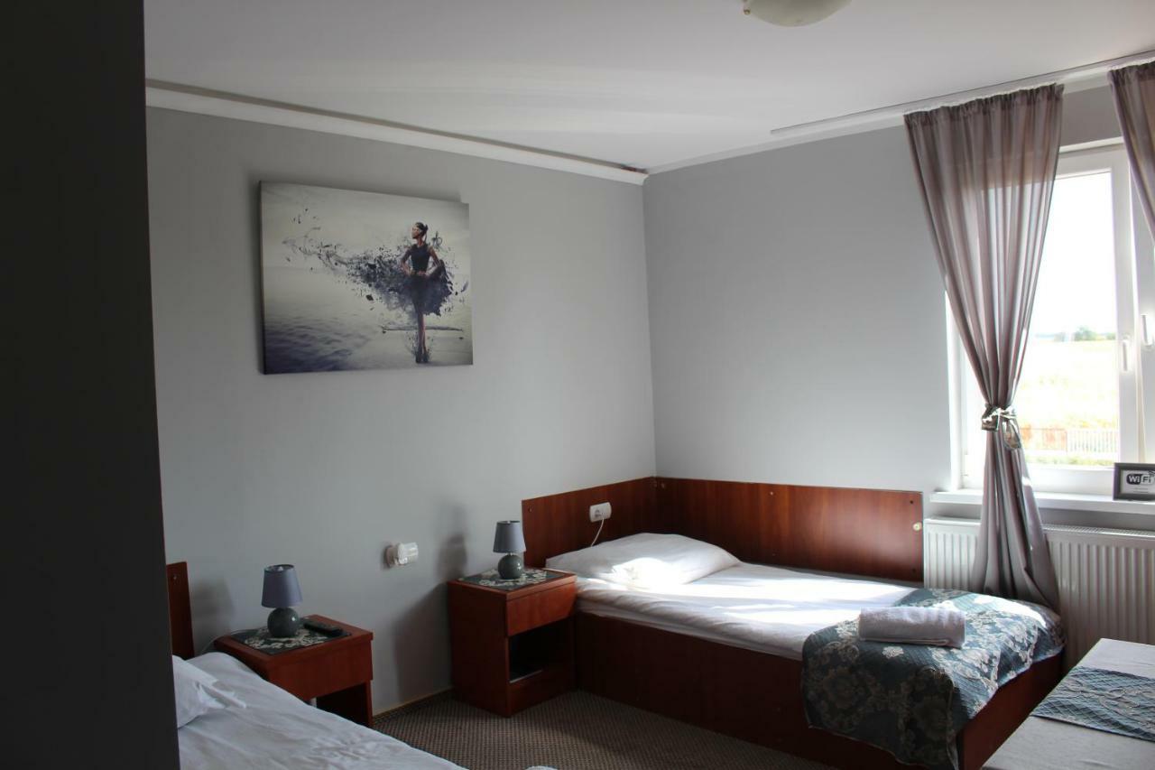 Restauracja Hotel Kassandra เชสเนีย ภายนอก รูปภาพ