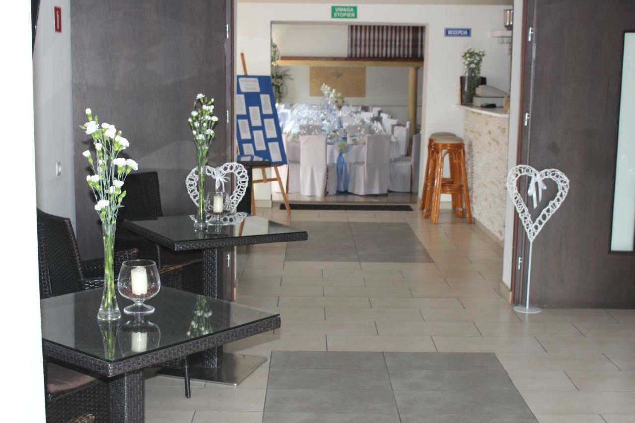 Restauracja Hotel Kassandra เชสเนีย ภายนอก รูปภาพ