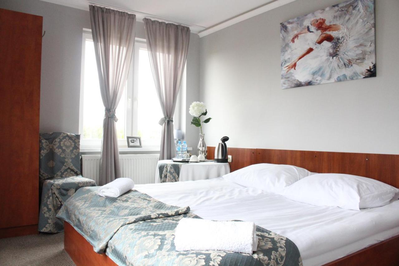 Restauracja Hotel Kassandra เชสเนีย ภายนอก รูปภาพ