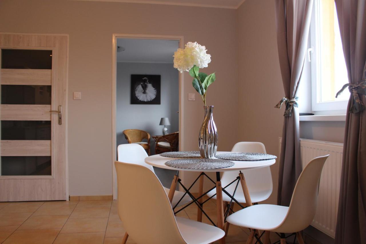 Restauracja Hotel Kassandra เชสเนีย ภายนอก รูปภาพ